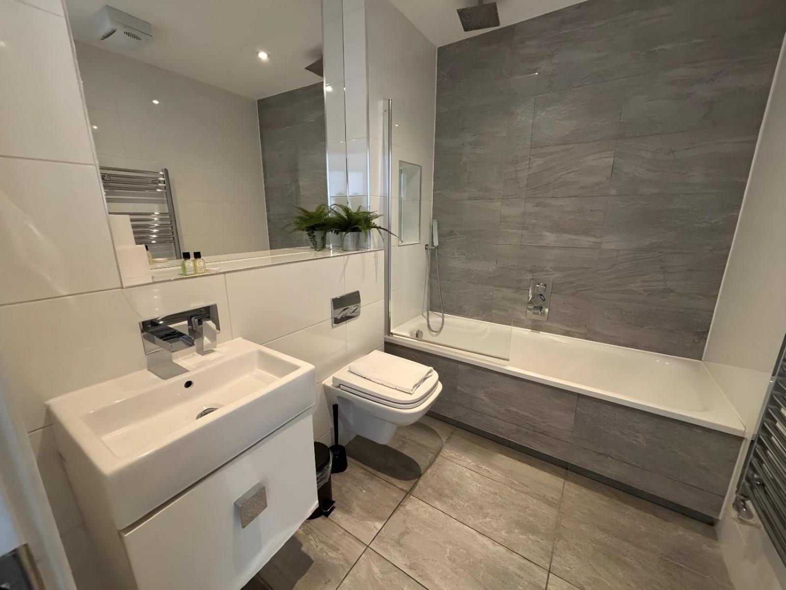 City Aldgate Apartments Londen Buitenkant foto