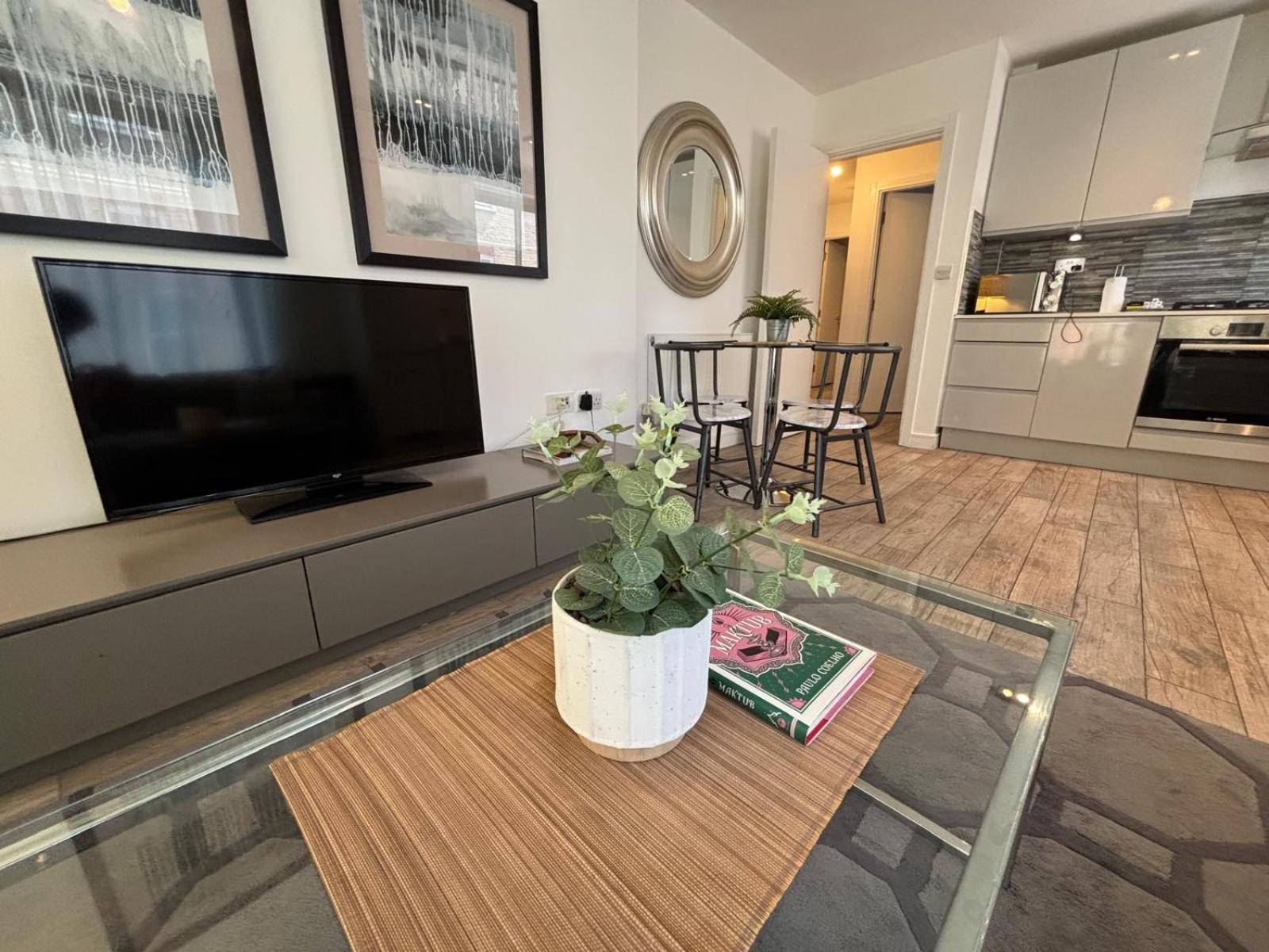 City Aldgate Apartments Londen Buitenkant foto