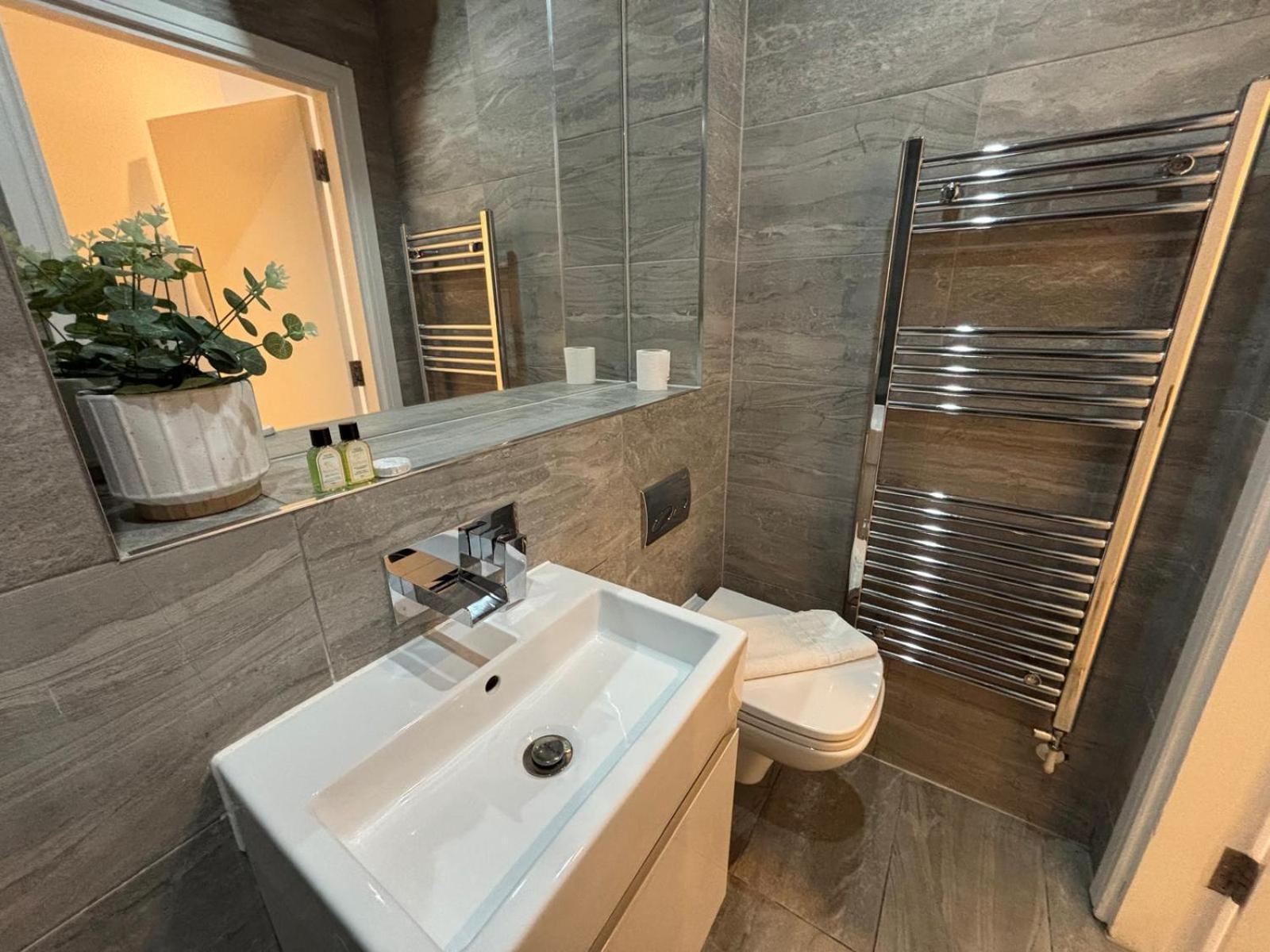 City Aldgate Apartments Londen Buitenkant foto